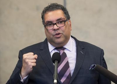 Purple politician goes orange: Former mayor Nenshi vying for Alberta NDP leadership