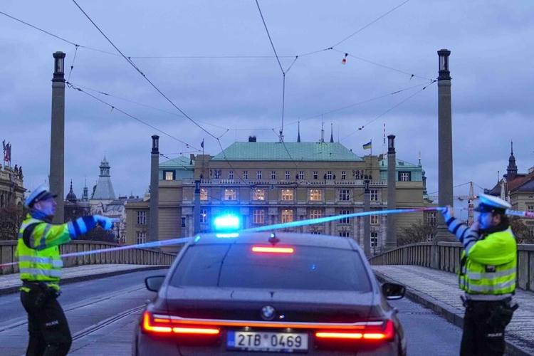 10 people killed in a mass shooting in downtown Prague