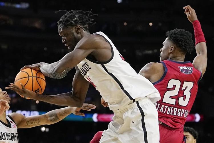 Butler's buzzer-beater sends San Diego State to title game