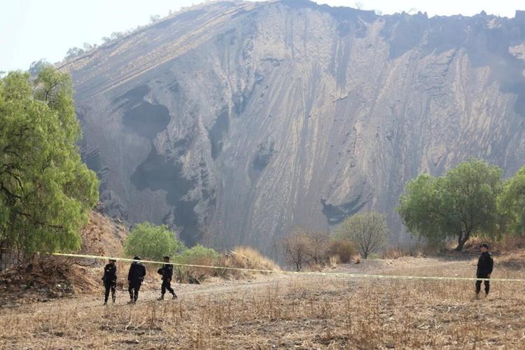 Mexican volunteer searchers say they've found a clandestine crematorium in Mexico City