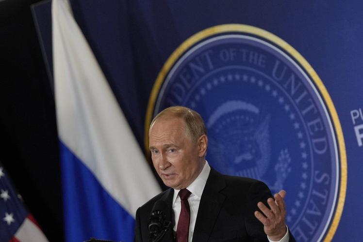 Ukraine's Zelenskyy to meet Trump on Monday after US-Russia summit secured no peace agreement