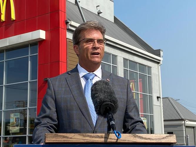 More workers, more teamwork discussed in Manitoba health-care forum