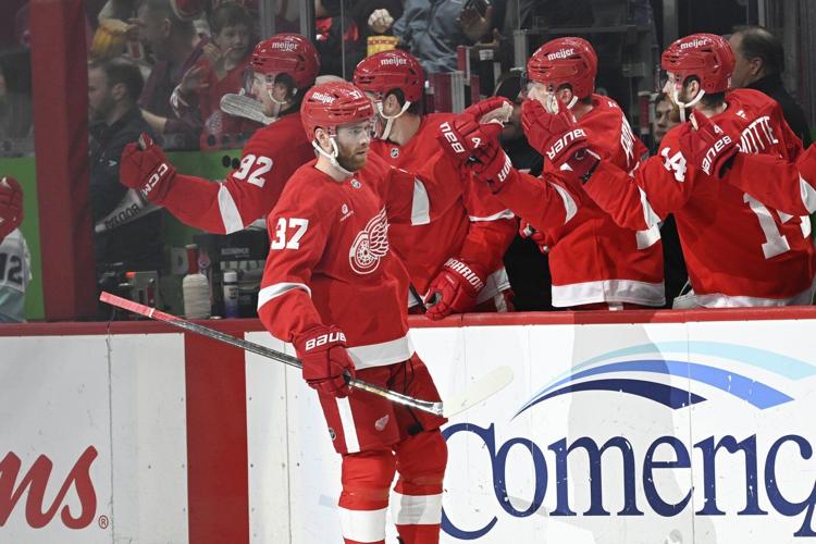 Red Wings overwhelm Kraken 6-2 for 7th straight win