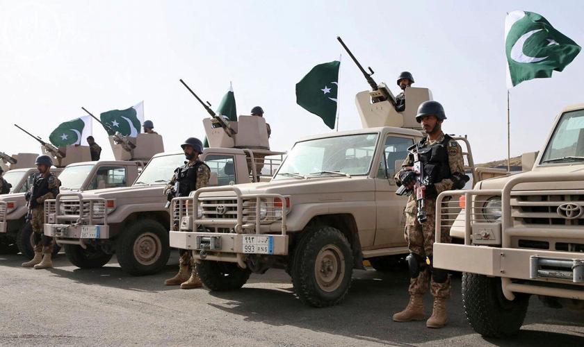 Saudi Arabia signs mutual defense pact with nuclear-armed Pakistan after Israeli attack on Qatar
