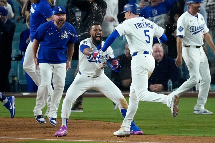 Freeman's homer in 18th inning lifts Dodgers over Blue Jays 6-5 in World Series classic