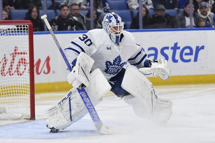 Murray nets first win in nearly 21 months as Maple Leafs beat Sabres 6-3