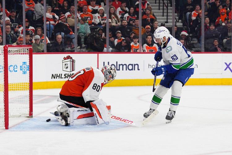 Grebenkin, Grundstrom lead Flyers to 5-2 win over Canucks
