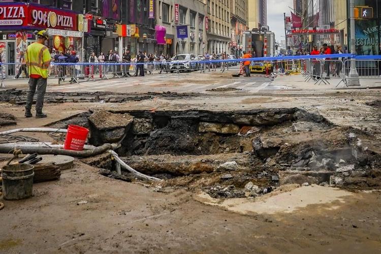 127-year-old water main gives way under NYC's Times Square, flooding streets, subways