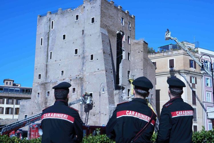 A Rome medieval tower partially collapses, badly injuring a worker and trapping another