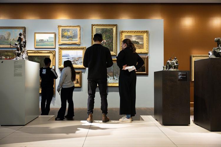 Art of medicine: Quebec doctors in training visit museum to better diagnose patients