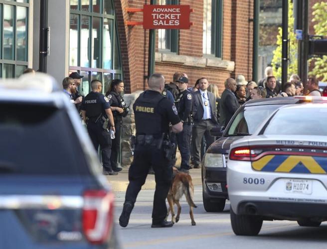 Police: 4 killed in shooting at downtown Louisville bank