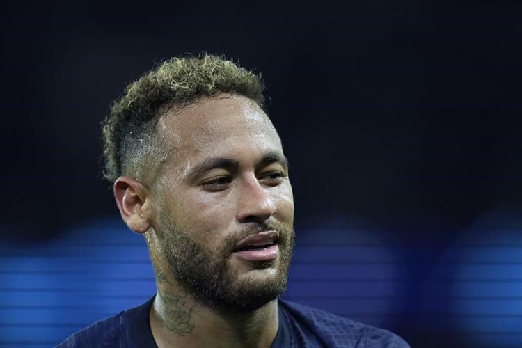 Spain's state prosecutor drops charges against Neymar