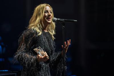 Sarah McLachlan 'heartbroken' to cancel Canadian tour due to acute laryngitis