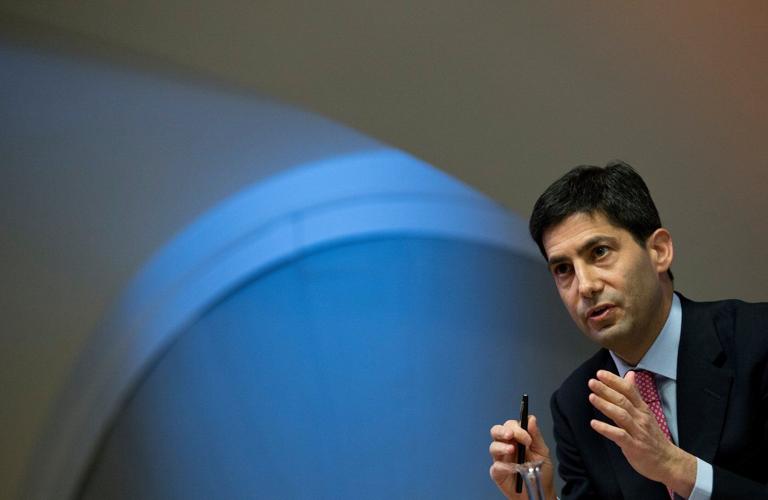 Trump expects his Fed pick and AI to deliver a replay of the '90s boom. Economists have doubts