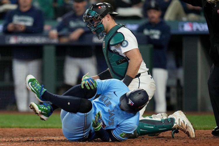 Blue Jays' Springer says he was unaffected by Mariners fans jeers in Game 5 of ALCS
