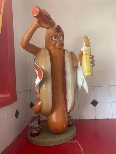 Stolen hot dog statue returned to WVa restaurant owner