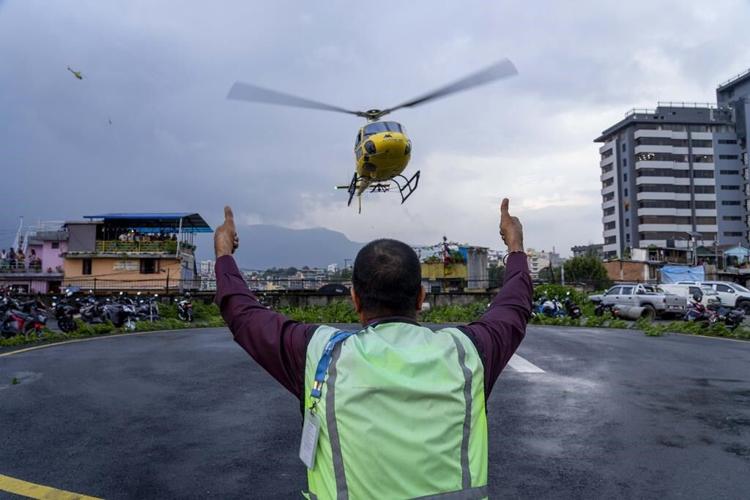 All 6 aboard helicopter carrying Mexican tourists are killed in a crash near Mount Everest in Nepal