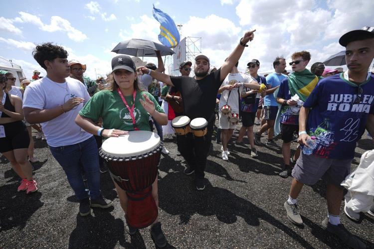 A half-million young Catholics invade Rome, awaiting Pope Leo XIV at Holy Year youth festival