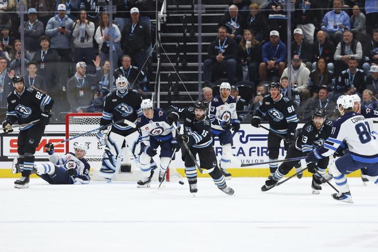 Schmaltz scores twice as Mammoth ground Jets 5-3