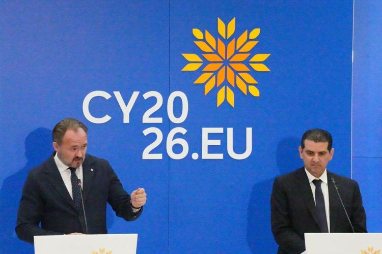 EU commissioner warns of potential jet fuel shortage in the long term