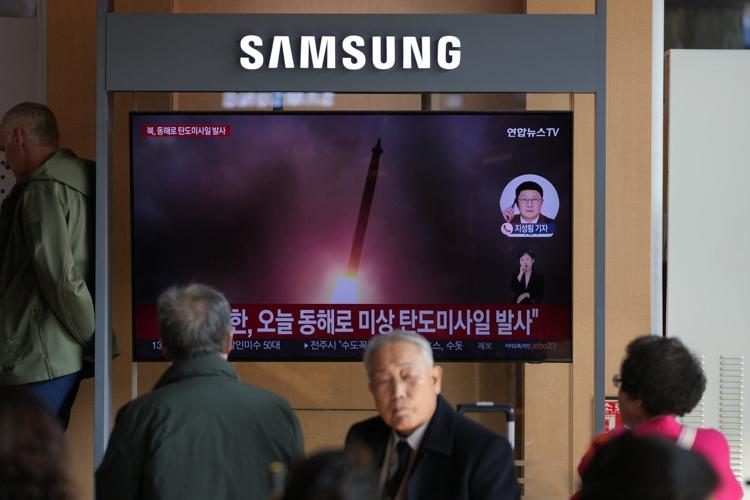 South Korea says North Korea fired 1 ballistic missile toward its eastern waters