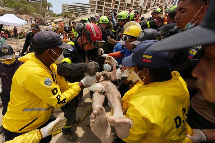 Teams scramble to locate survivors four days after Venezuela earthquakes