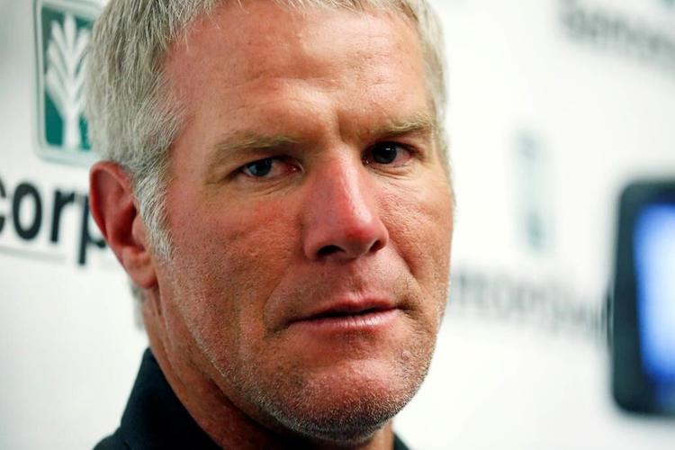 Brett Favre sues auditor, sportscasters in defamation case