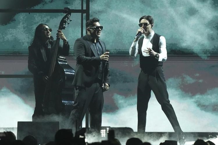 Taylor Swift wins big and Rita Ora pays tribute to Liam Payne at the MTV EMAs