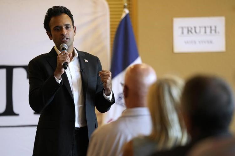 Iowa's two campaigns: Donald Trump's rivals search for paths to stop him as he blazes his own trail