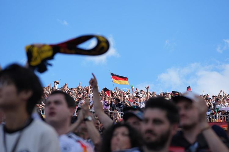 Experts say unpopular hydration breaks unlikely to turn audiences against sponsor