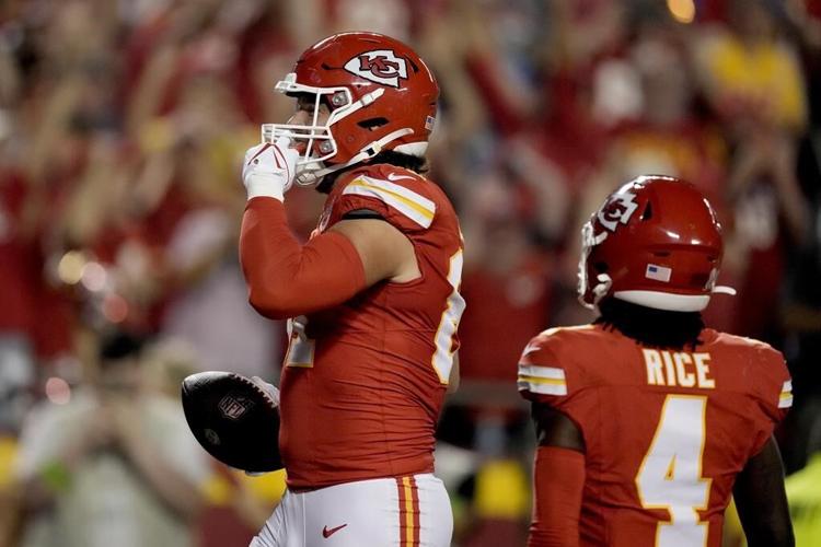 Lions spoil Chiefs' celebration of Super Bowl title by rallying for a 21-20 win in the NFL's opener