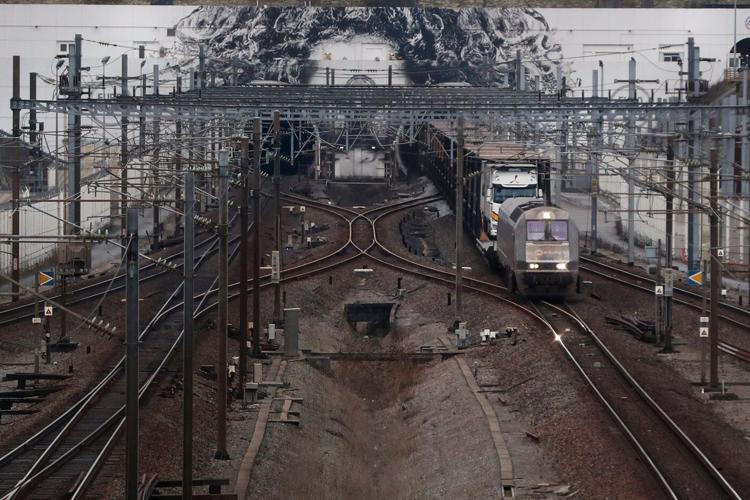 Channel Tunnel disruption affects Eurostar and vehicle shuttle services between France and England