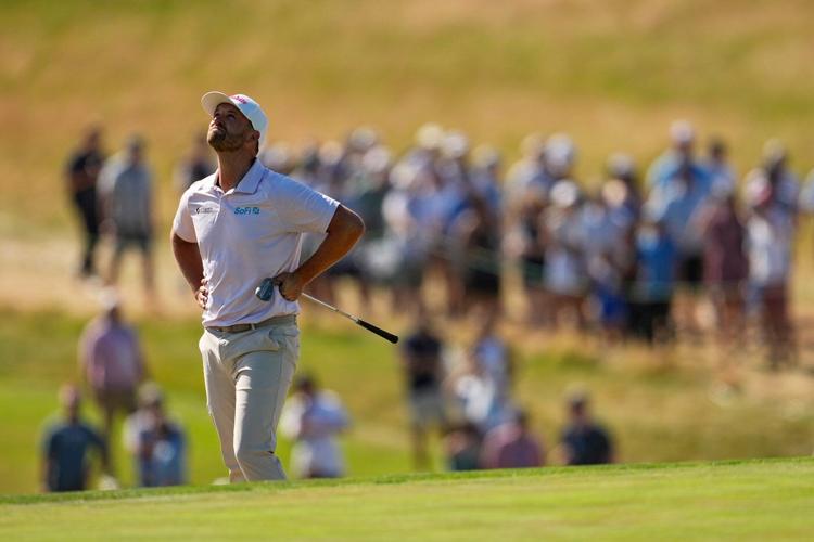 Wyndham Clark has a 6-shot lead shrink to 1 going to the back nine at the US Open