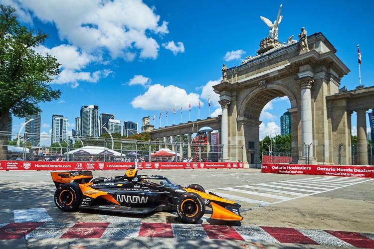 Track preparation problems delay practice at Ontario Honda Dealers Indy in Markham