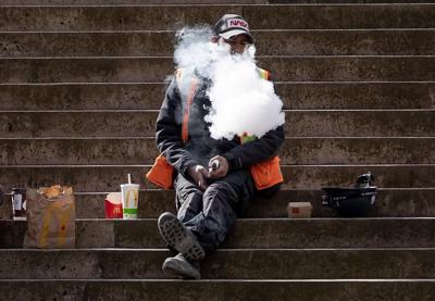 Quebec government moves to ban flavoured vape products, limit nicotine content