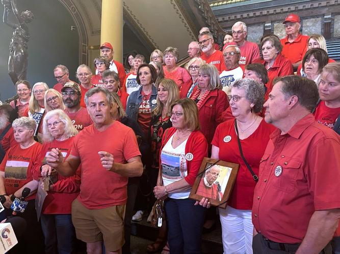 Iowa governor rejects GOP bill to increase regulations of Summit’s carbon dioxide pipeline