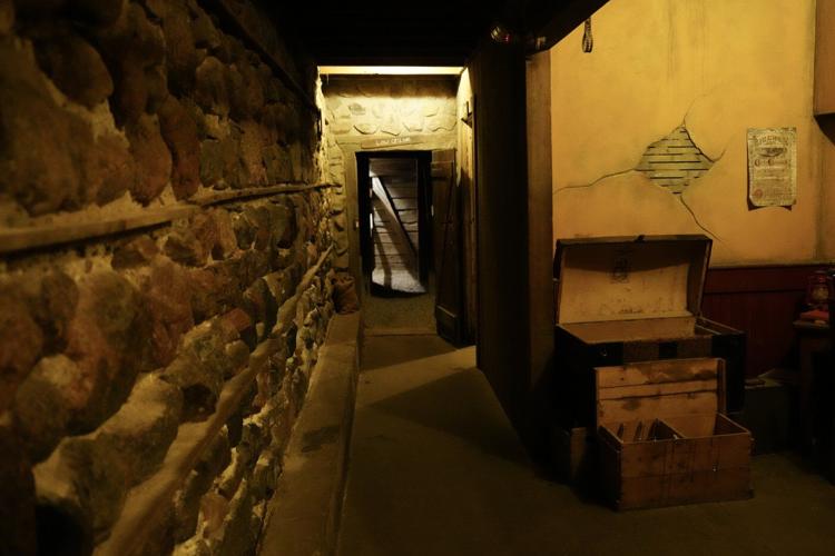 'Forget about annexation': Moose Jaw hopes tariffs will lure ɫtvs and Americans