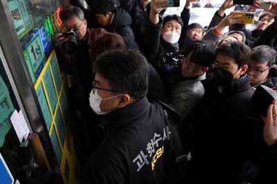 South Korean opposition leader is recovering well from surgery after stabbing attack, doctor says