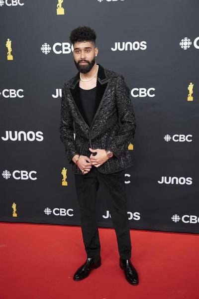 Des coups de feu sont tirés sur la maison du chanteur AP Dhillon en C.-B.