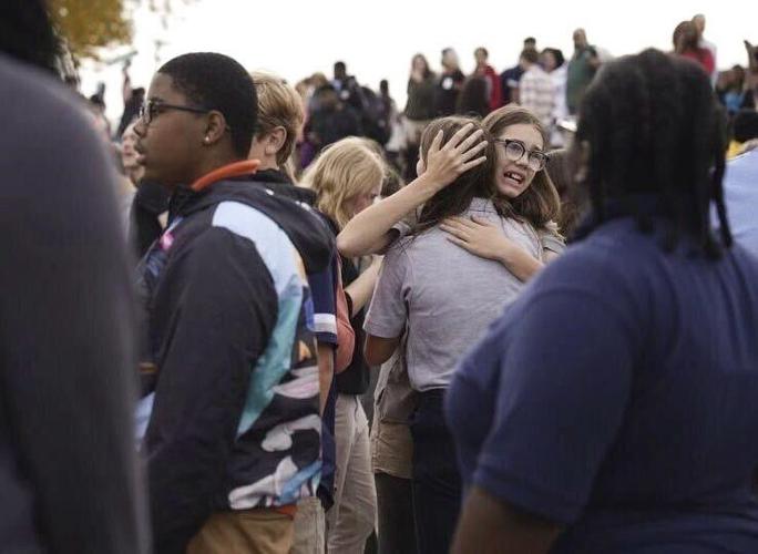 2 killed in shooting at St. Louis high school; gunman dead