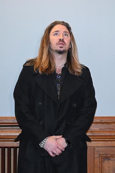 German-Israeli singer admits he lied when accusing hotel of antisemitism in a video that went viral