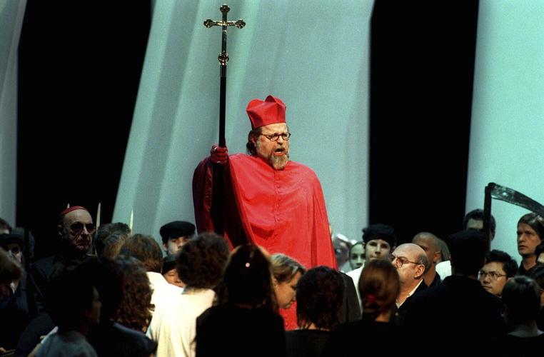Paul Plishka, whose Metropolitan Opera career spanned 51 years, dies at age 83