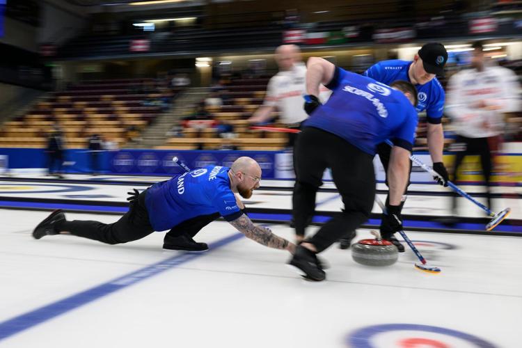 Dunstone beats Scotland 9-7 in semis, will play for world men's curling gold