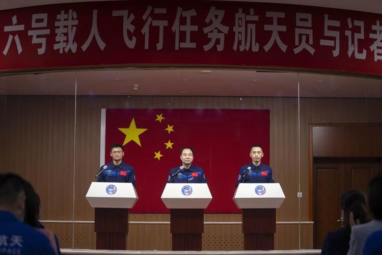 China plans to land astronauts on moon before 2030, another step in what looks like a new space race