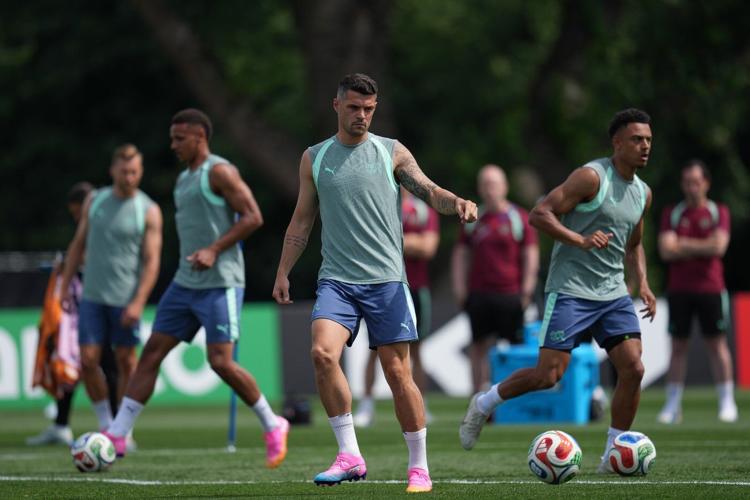 Captain Alphonso Davies expected to play for Canada vs. Switzerland: coach