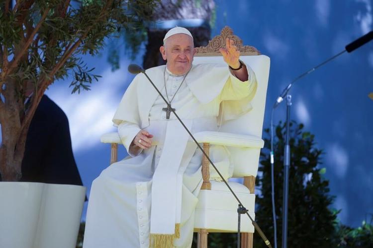 Pope Francis urges students in Portugal to fight economic injustice and protect the environment