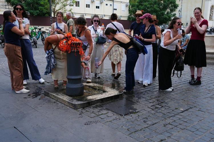 How a heat dome is formed and why experts blame one for Europe's baking temperatures