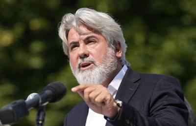 Quebec Liberals 'at a crossroads' as leadership race kicks off Monday