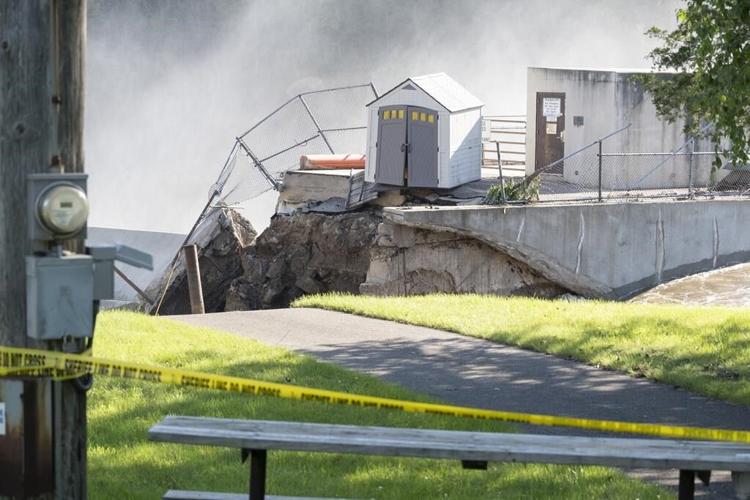Midwest flooding devastation comes into focus as flood warnings are extended in other areas