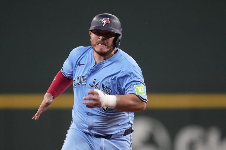 Adolis García's home run backs Cody Bradford as Rangers beat Blue Jays 2-0